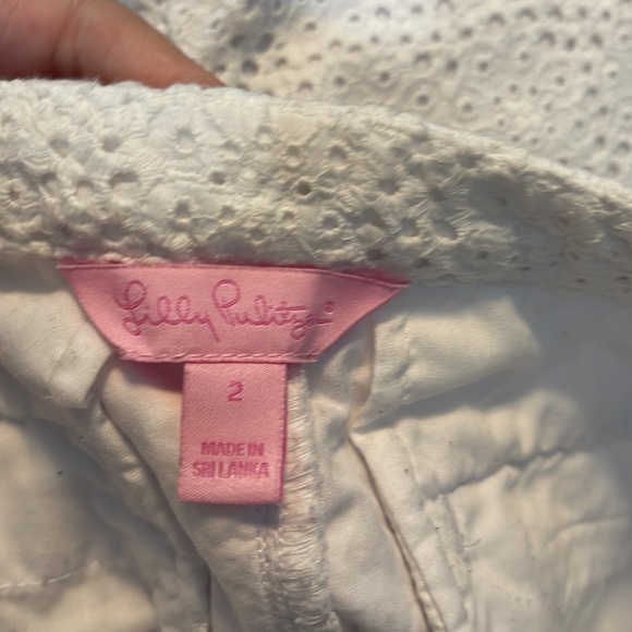 Lilly Pulitzer white eyelet shorts. Size 2. Super cute. Gold shiny button - Picture 5 of 14